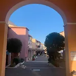Apartamento Cap Estérel 4 Pers équipé, Belle Vue Golf, Centre Village Pierre&vacances , Parking Inclus Et 5 Piscines Accès Gratuit, Clim, Wifi, Tv, Lave-vaisselle Et Lave-linge,four, Plancha
