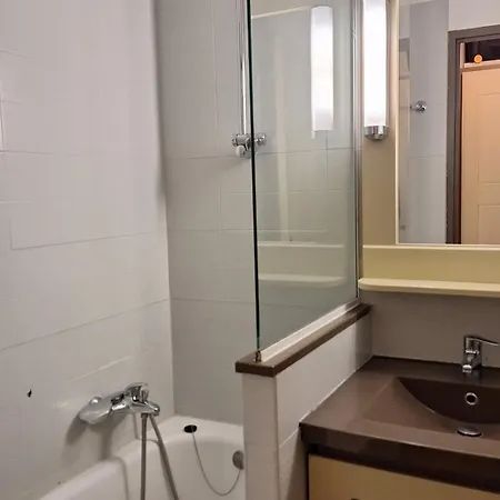 Апартаменты Cap Esterel 4 Pers Equipe, Belle Vue Golf, Centre Village Pierre & , Parking Inclus Et 5 Piscines Acces Gratuit, Clim, Wifi, Tv, Lave-vaisselle Et Lave-linge,four, Plancha Сен-Рафаэль