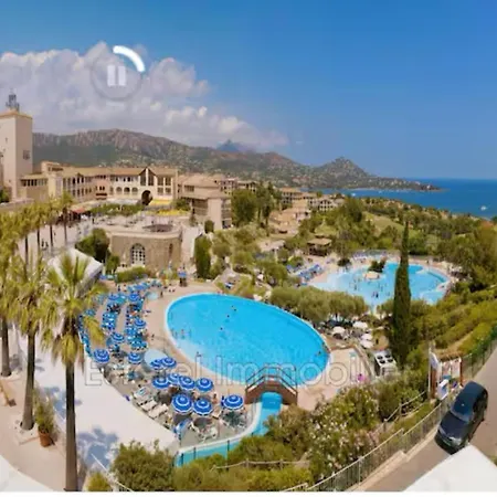 Cap Esterel 4 Pers Equipe, Belle Vue Golf, Centre Village Pierre & , Parking Inclus Et 5 Piscines Acces Gratuit, Clim, Wifi, Tv, Lave-vaisselle Et Lave-linge,four, Plancha شقة