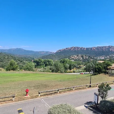 Cap Esterel 4 Pers Equipe, Belle Vue Golf, Centre Village Pierre & , Parking Inclus Et 5 Piscines Acces Gratuit, Clim, Wifi, Tv, Lave-vaisselle Et Lave-linge,four, Plancha * Saint-Raphaël