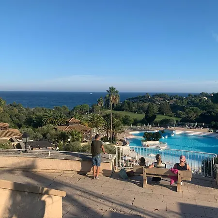 Cap Esterel 4 Pers Equipe, Belle Vue Golf, Centre Village Pierre & , Parking Inclu Et 5 Piscines Acces Gratuit, Clim, Wifi, Tv, Lave-vaisselle Et Lave-linge,four, Plancha