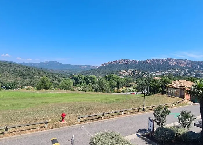 Cap Esterel 4 Pers Equipe, Belle Vue Golf, Centre Village Pierre & , Parking Inclus Et 5 Piscines Acces Gratuit, Clim, Wifi, Tv, Lave-vaisselle Et Lave-linge,four, Plancha * Сен-Рафаэль