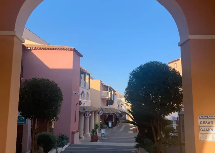 Apartmán Cap Esterel 4 Pers Equipe, Belle Vue Golf, Centre Village Pierre & , Parking Inclus Et 5 Piscines Acces Gratuit, Clim, Wifi, Tv, Lave-vaisselle Et Lave-linge,four, Plancha