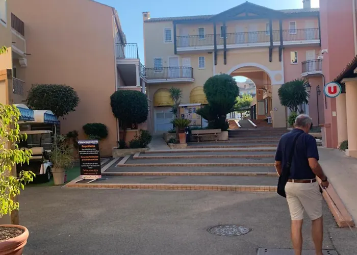 Cap Esterel 4 Pers Equipe, Belle Vue Golf, Centre Village Pierre & , Parking Inclus Et 5 Piscines Acces Gratuit, Clim, Wifi, Tv, Lave-vaisselle Et Lave-linge,four, Plancha