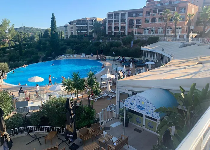 Cap Esterel 4 Pers Equipe, Belle Vue Golf, Centre Village Pierre & , Parking Inclus Et 5 Piscines Acces Gratuit, Clim, Wifi, Tv, Lave-vaisselle Et Lave-linge,four, Plancha Apartmán Saint-Raphaël